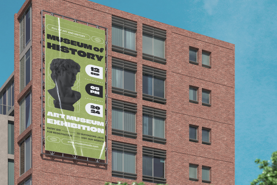 Une bache très grand format sur le mur d'un musée