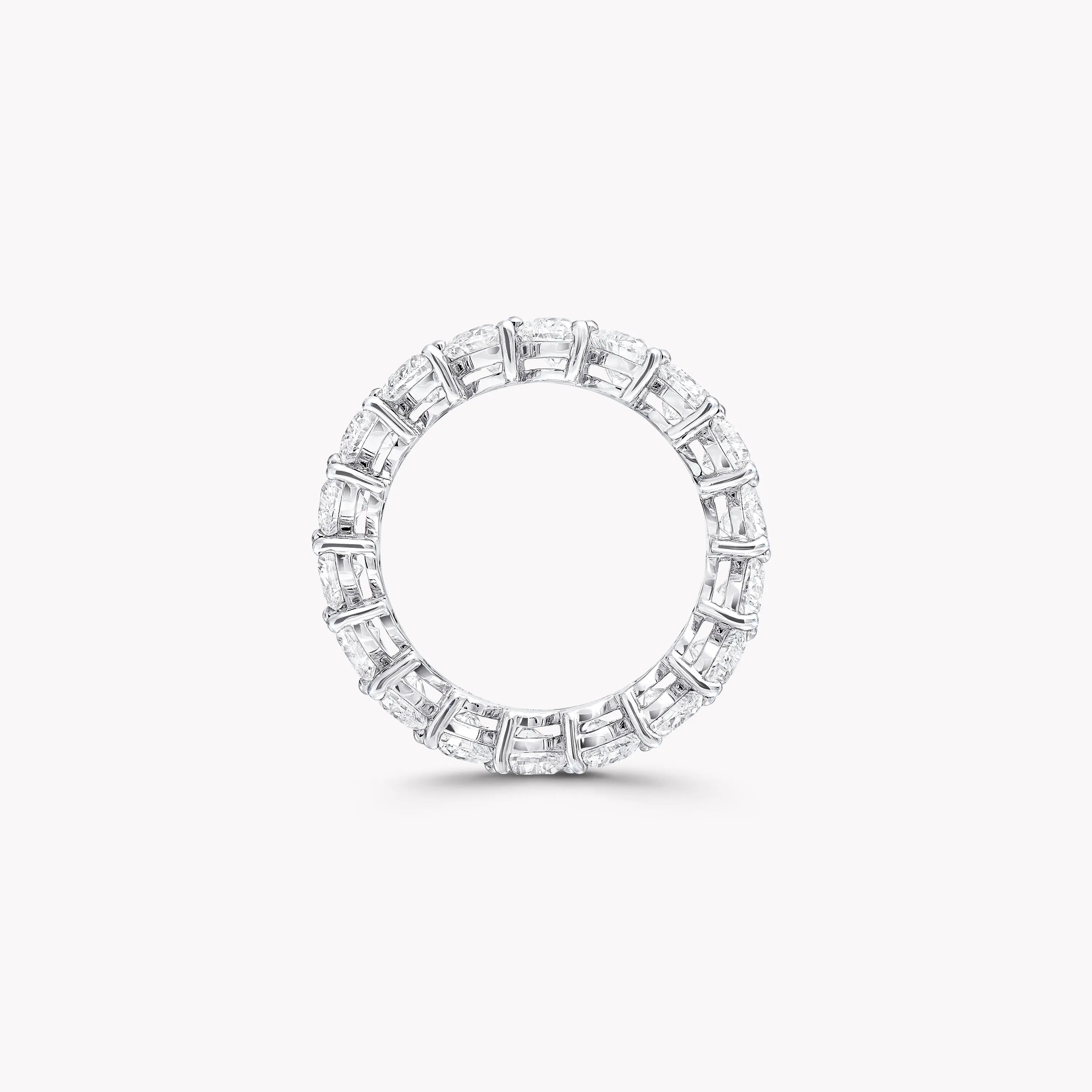 MEORA Heart Shape Diamond Band Ring DE/VS 18K