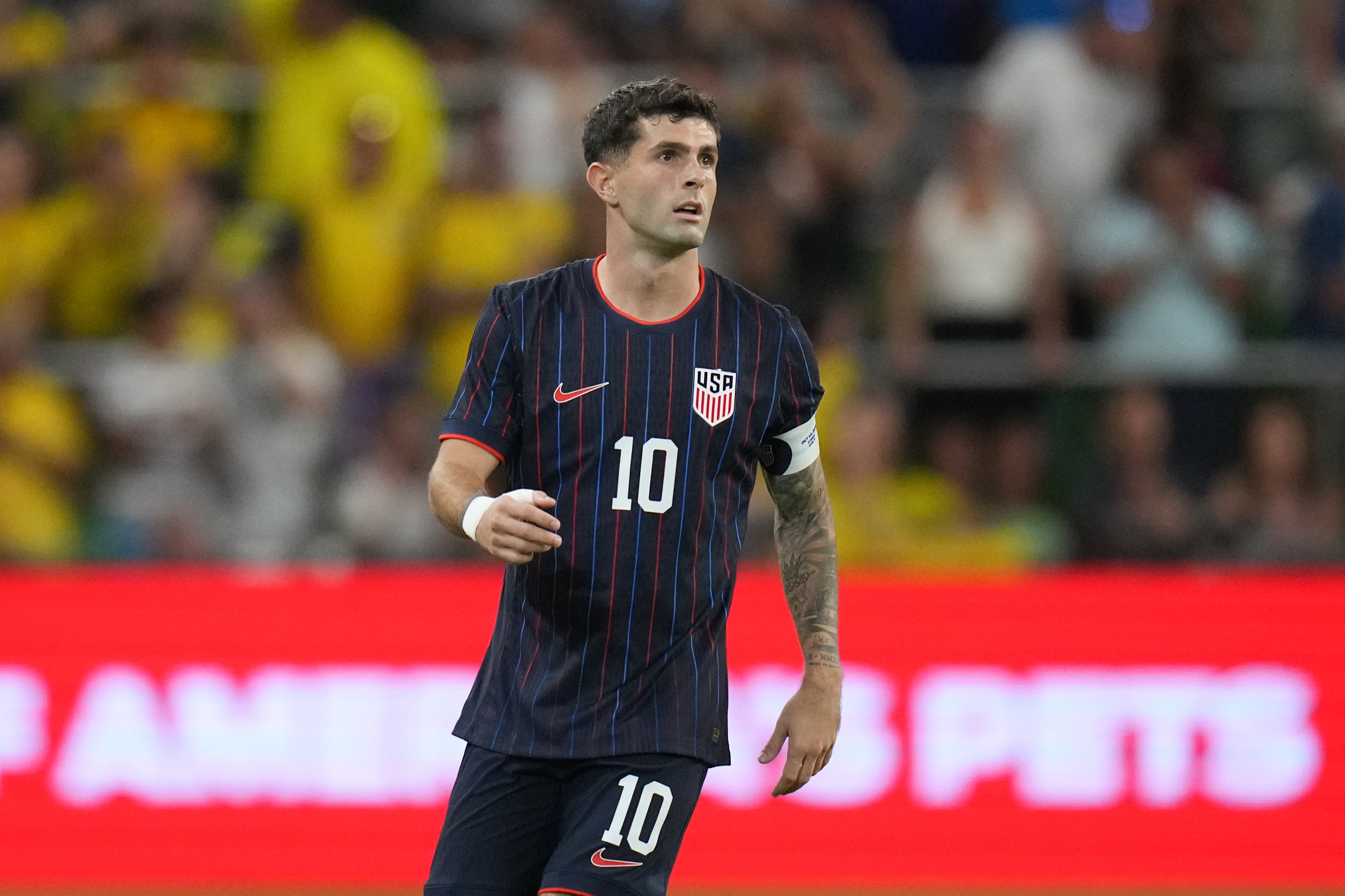 Chrstian Pulisic playing for England.