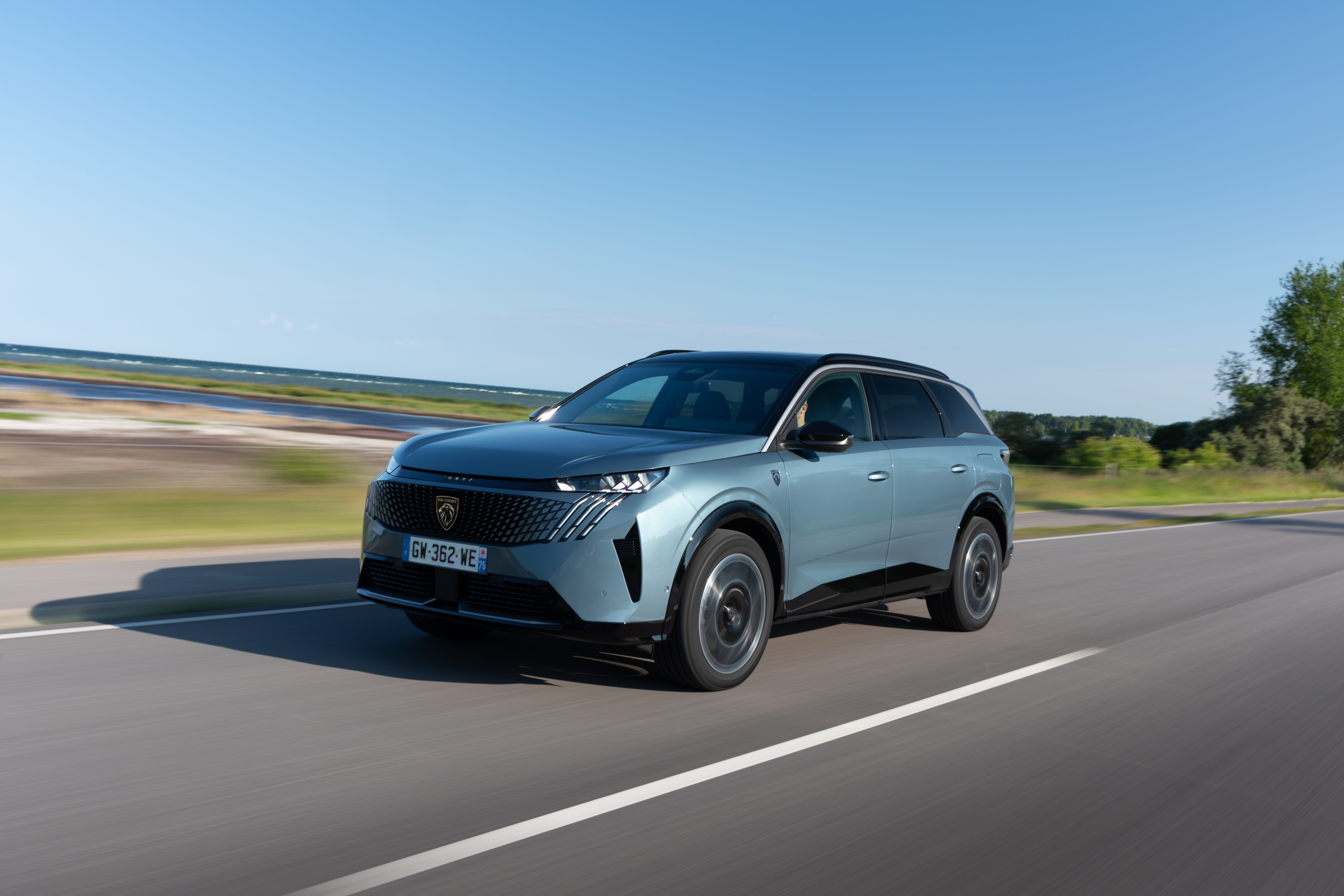 Ein Peugeot 5008.