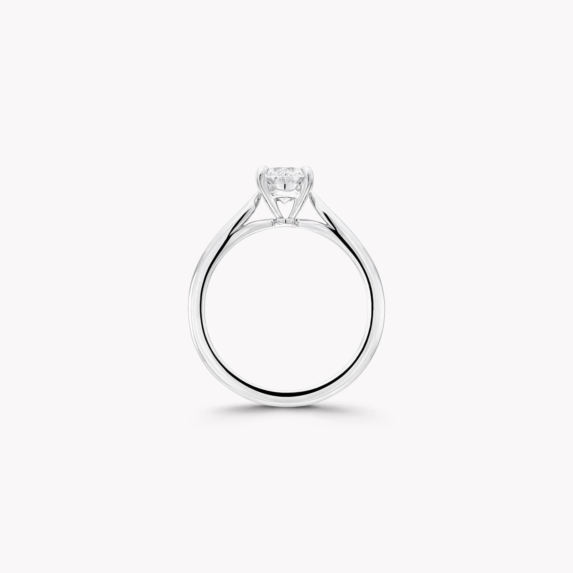 MEORA OVAL Diamond Engagement Ring DE/VS1 18K