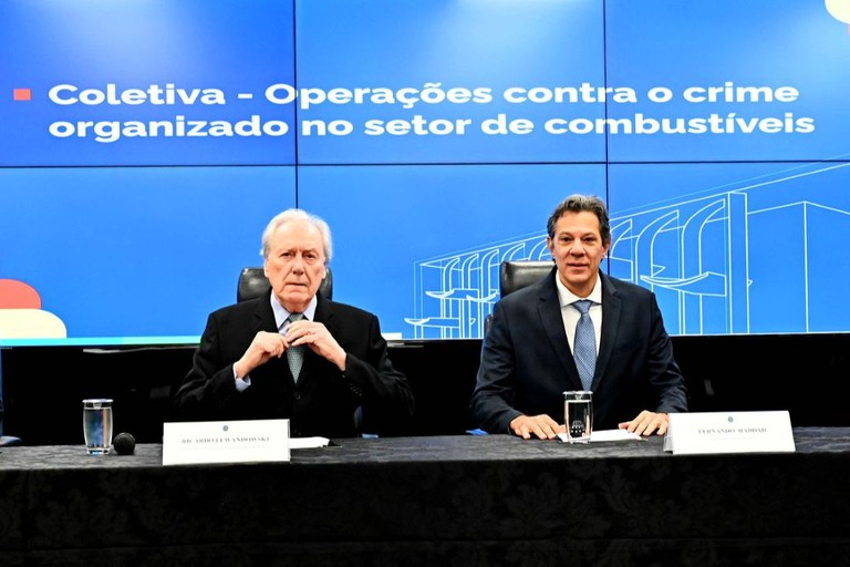 “Maior resposta do Estado brasileiro ao crime organizado de nossa história”, diz Lula sobre operações Quasar, Tank e Carbono Oculto