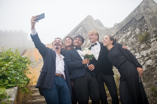 CatchMemo vs. Traditional Photo Sharing: The QR Code Advantage