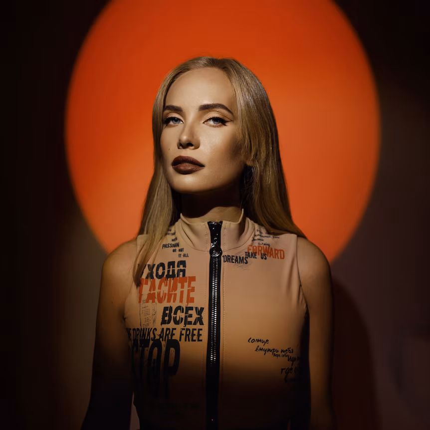 YULIA NIKO @ Portal | Vesica