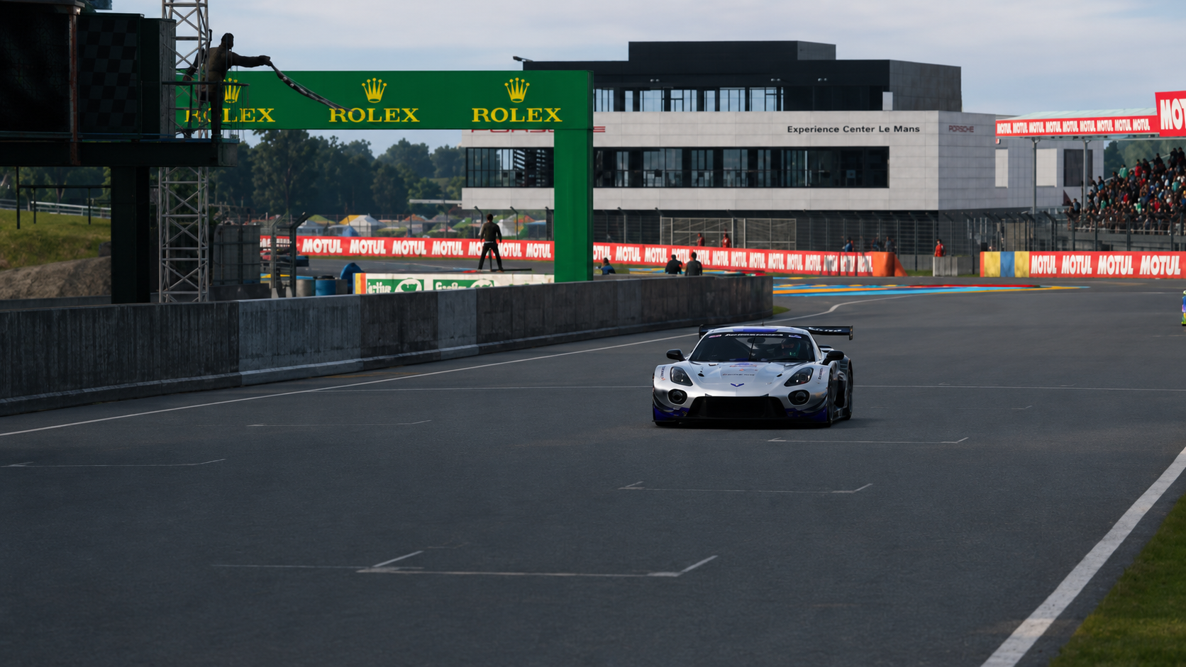 Alpha_Felipe supera o caos em Le Mans e coloca a Alpha Race Team na briga pelas primeiras posições