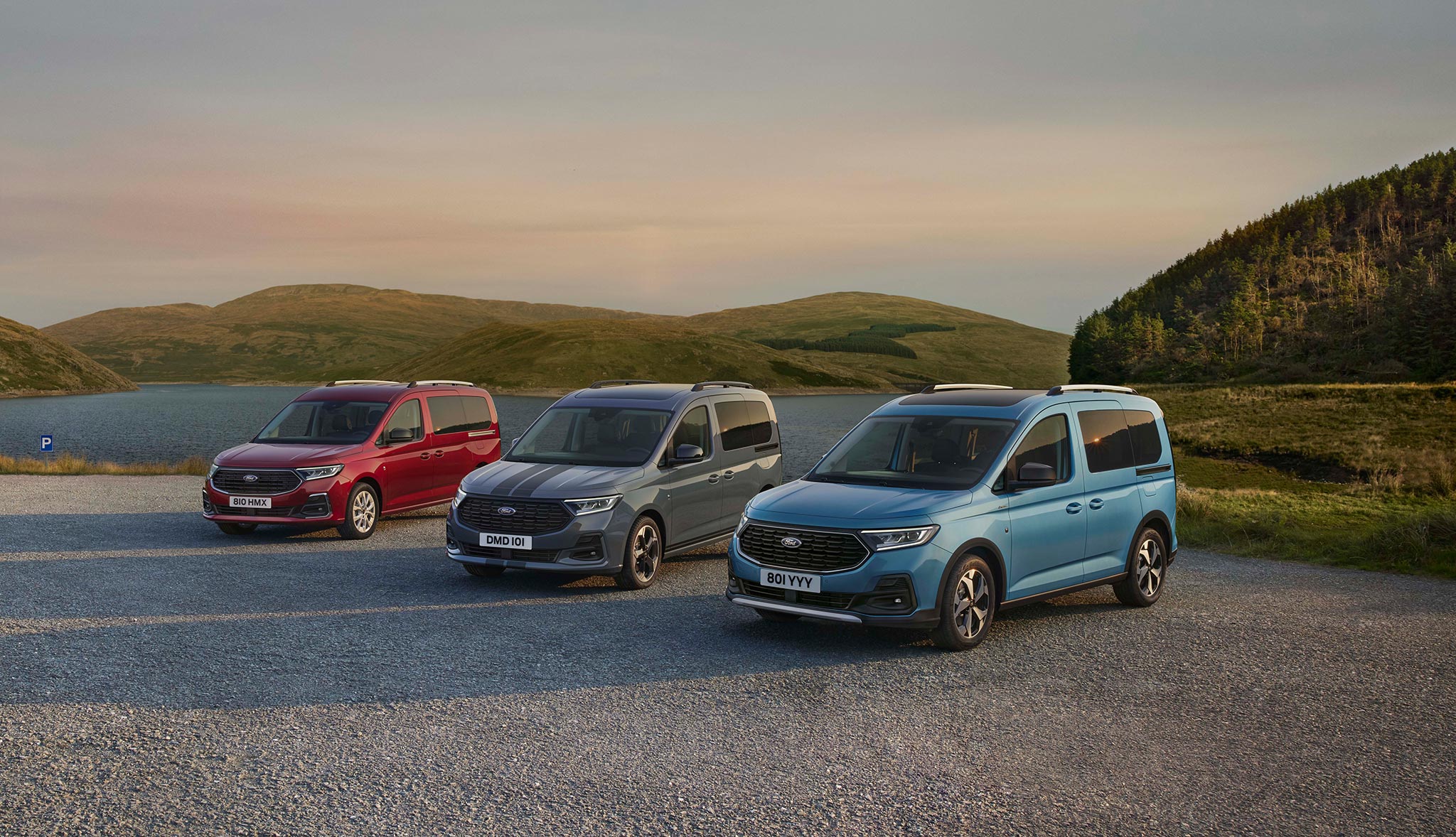 Drei Ford Tourneo Connect.
