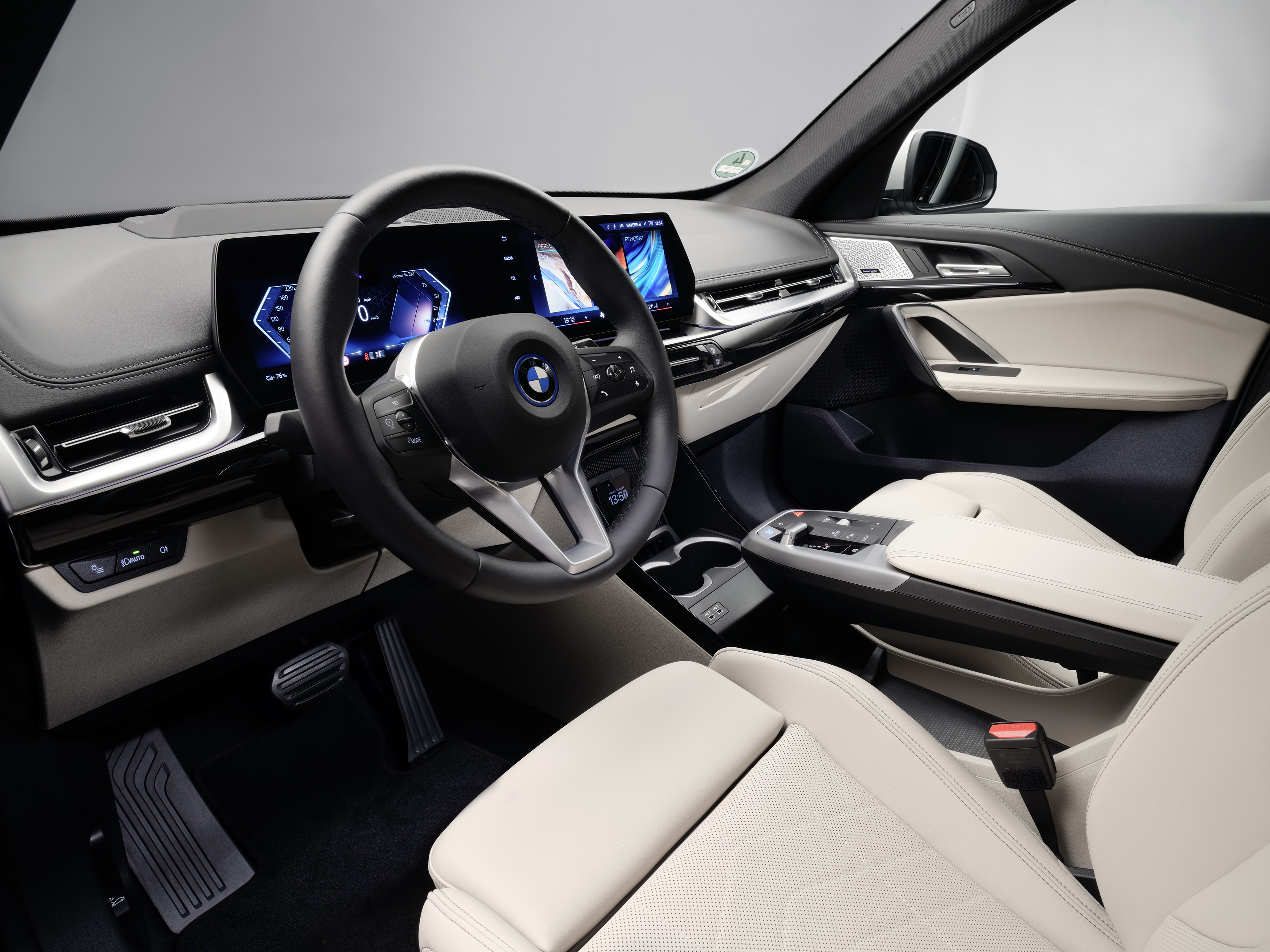 Das Cockpit des BMW iX1.