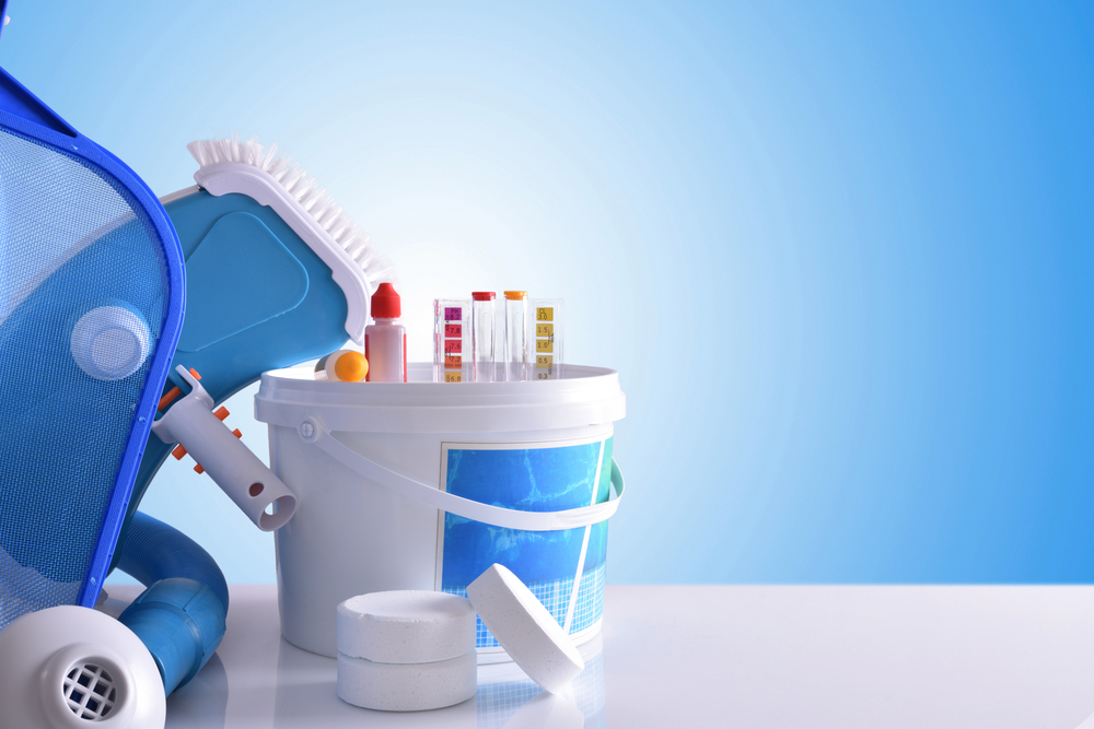pool cleaning tools